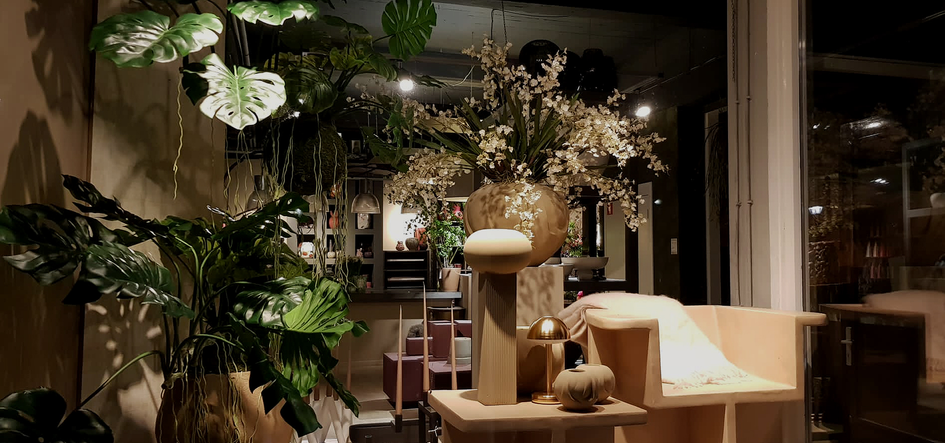 /media/j3dcule4/bloemen-zijden-bestellen-zakelijk-winkel-bloemist-violien-by-marie-louise_breda_slider-900px_01-dark.jpg